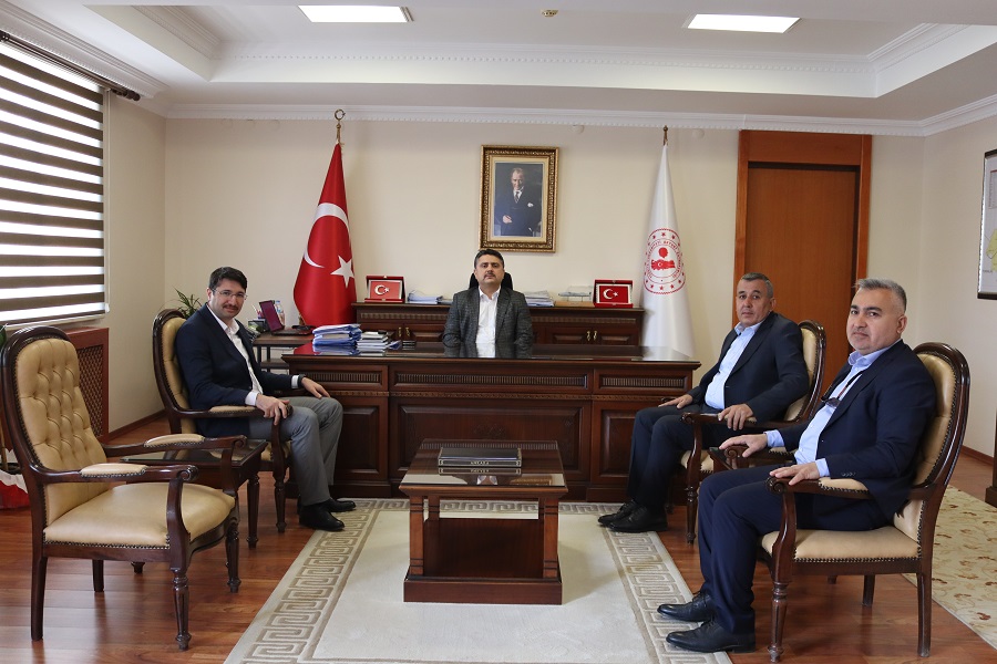 ASKİ GENEL MÜDÜR YARDIMCISI MEHMET MERT  KAYMAKAM MEHMET TUNÇ’U ZİYARET ETTİ