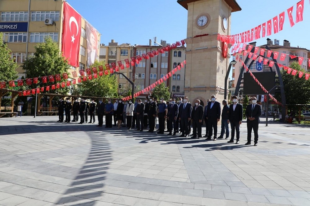 30 agustos zafer bayrami celenk sunma programi